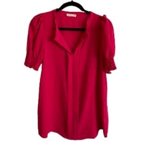 REB in J. Women's Pink Short-Sleeve V-Neck Blouse - Size M - NWOT